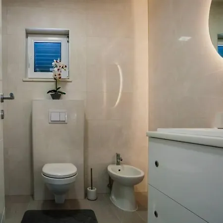 Вилла Luxury Dubravka - Heated Pool & Suitable For Disabled *