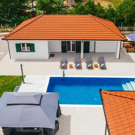 Luxury Dubravka - Heated Pool & Suitable For Disabled *