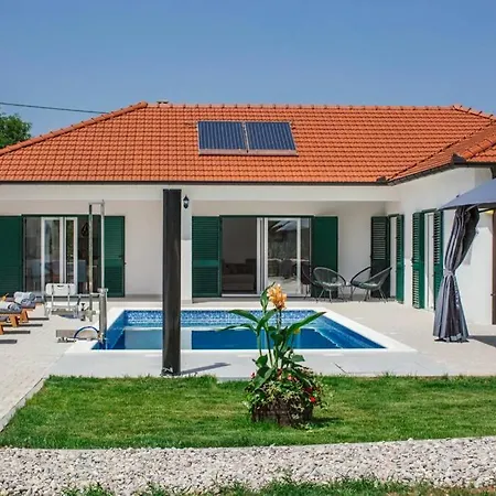 Luxury Dubravka - Heated Pool & Suitable For Disabled * Sumet