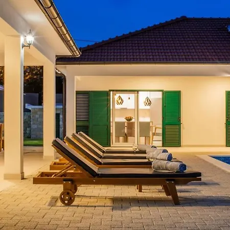 Luxury Dubravka - Heated Pool & Suitable For Disabled * Sumet