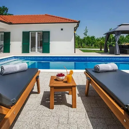 Luxury Dubravka - Heated Pool & Suitable For Disabled Вилла Sumet