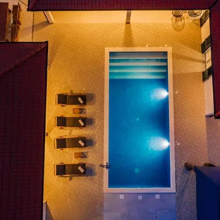 Вилла Luxury Dubravka - Heated Pool & Suitable For Disabled Sumet