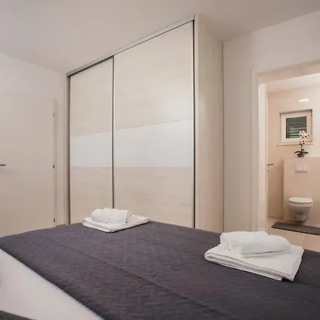 Luxury Dubravka - Heated Pool & Suitable For Disabled Villa Sumet