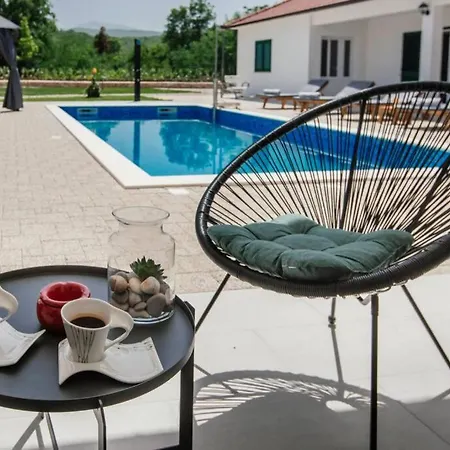 Villa Luxury Dubravka - Heated Pool & Suitable For Disabled *